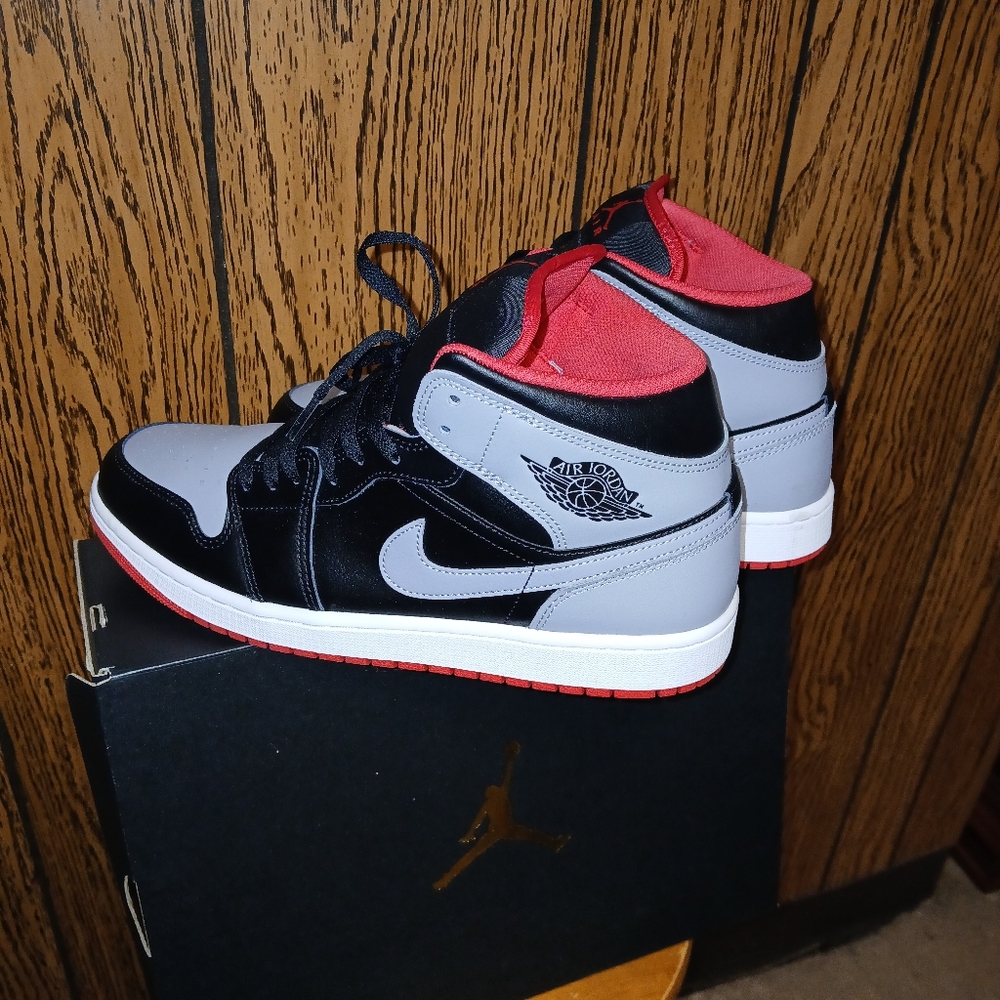 Jordan 1 Retro basketball